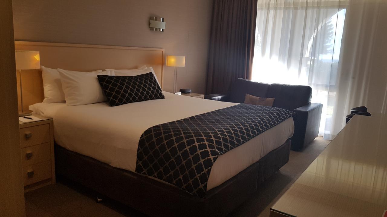 Largs Pier Hotel Аделаида Экстерьер фото