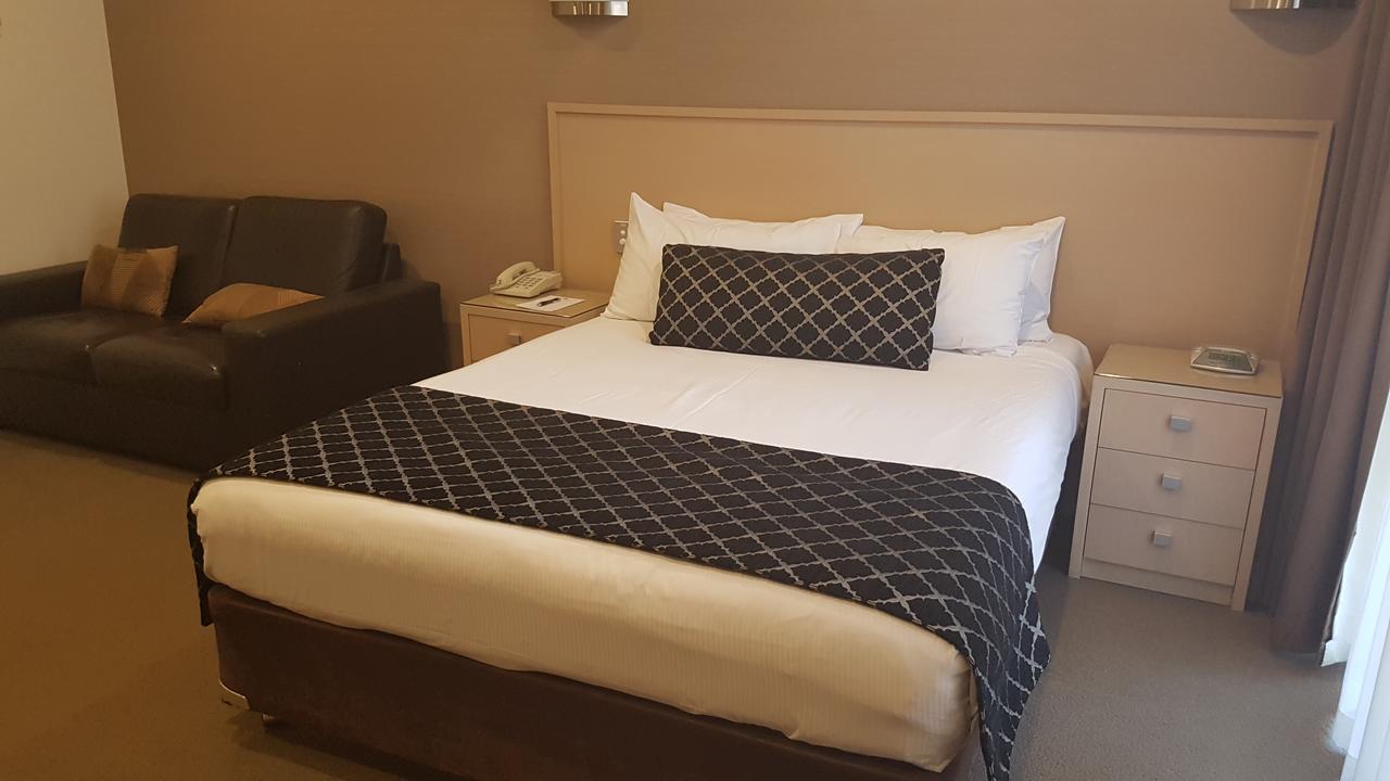 Largs Pier Hotel Аделаида Экстерьер фото
